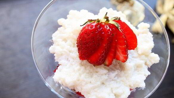 ШАГ 4. десерт из риса, рикотты и клубники