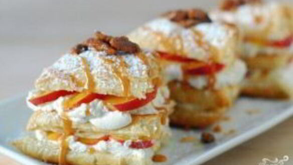 ШАГ 4. десерт со взбитыми сливками