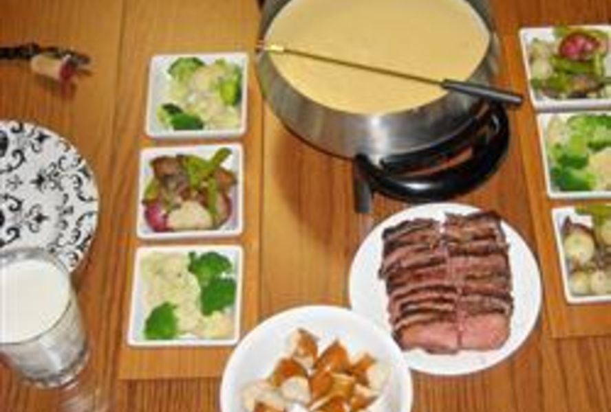 Фондю из трех видов сыра