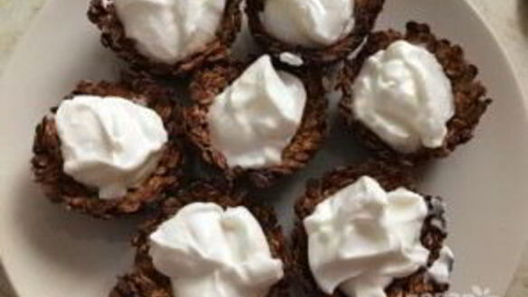 ШАГ 6. гранола-корзинки с греческим йогуртом