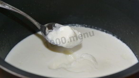 ШАГ 3. йогурт клубничный