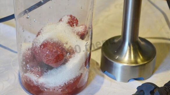 ШАГ 4. йогурт клубничный