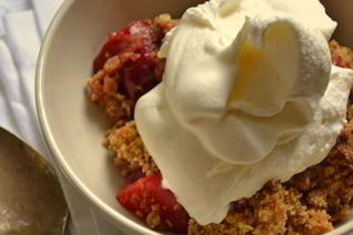 Клубничный крамбл