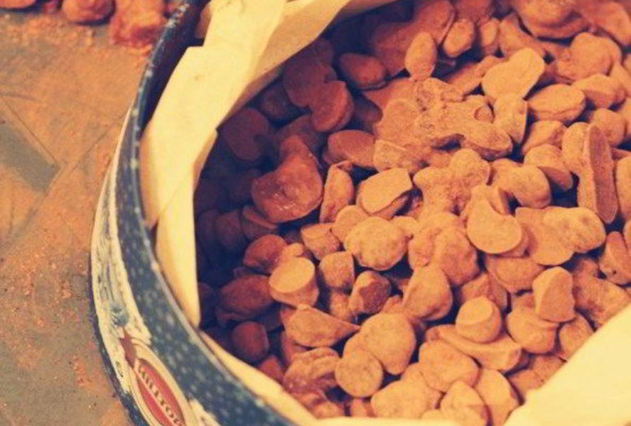 Кофейные зерна в шоколаде с солью