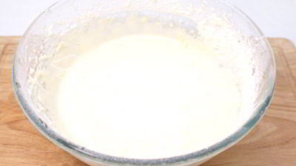 ШАГ 3. бисквитный рулет с кремом и кокосовой стружкой