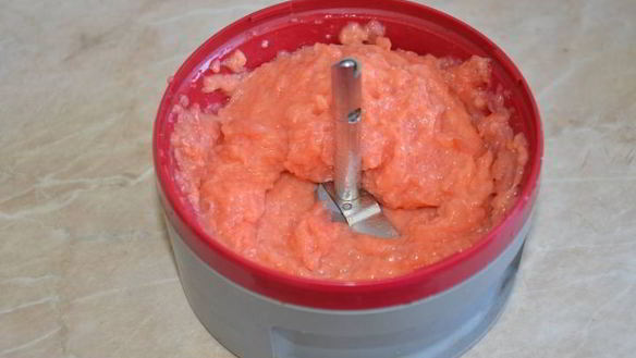 ШАГ 6. бисквитный рулет с лососевым кремом