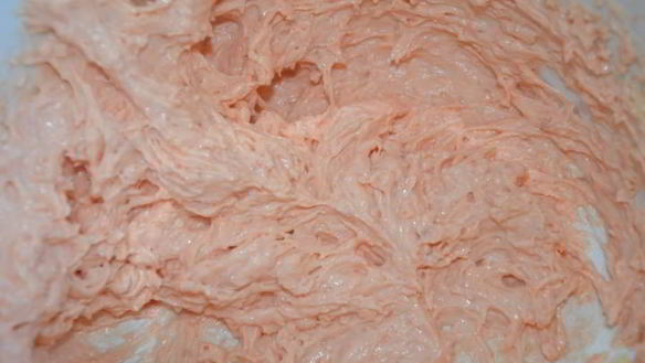 ШАГ 7. бисквитный рулет с лососевым кремом