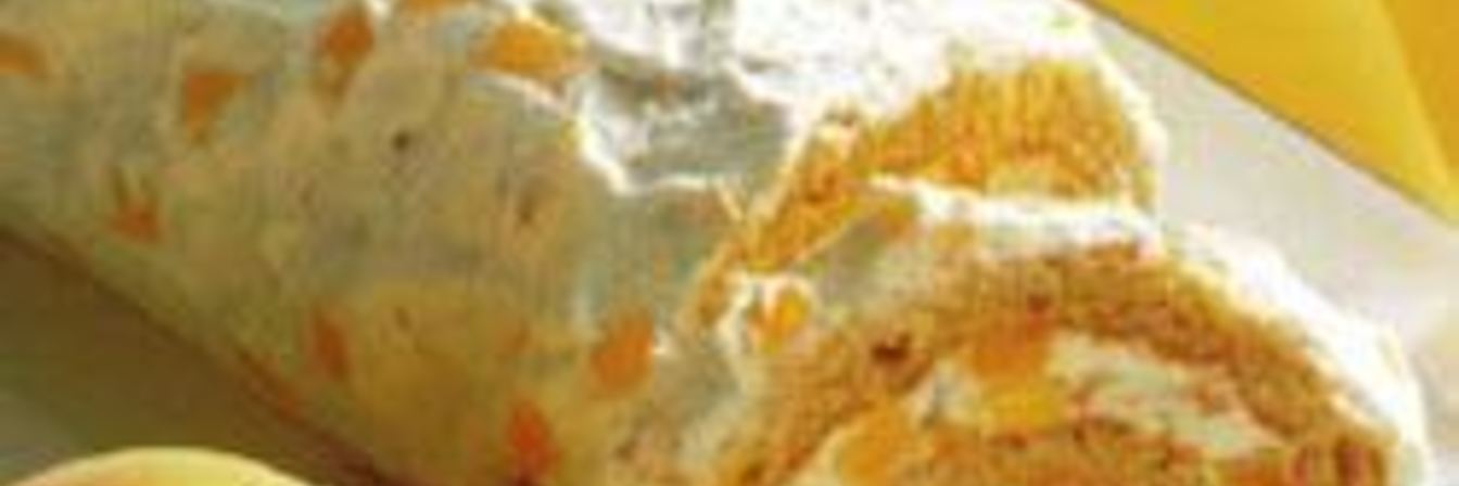 Бисквитный рулет с персиковым кремом