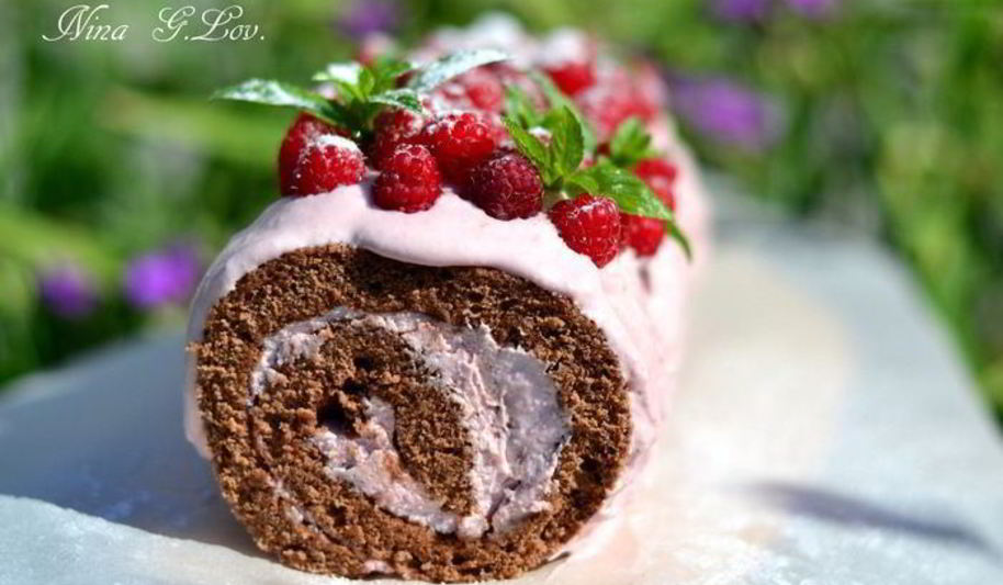 Рецепт бисквитный рулет с творожно-ягодным кремом