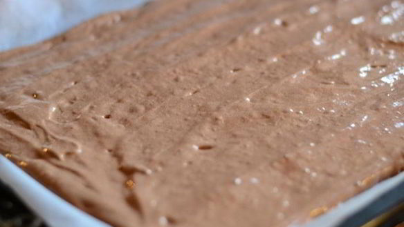 ШАГ 3. бисквитный рулет с творожно-ягодным кремом