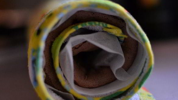 ШАГ 5. бисквитный рулет с творожно-ягодным кремом