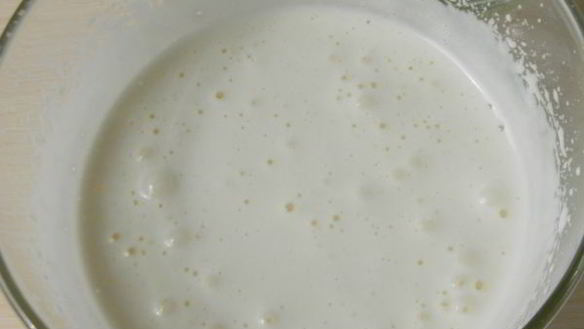 ШАГ 5. бисквитный рулет со сливочно-творожным кремом и глазурью