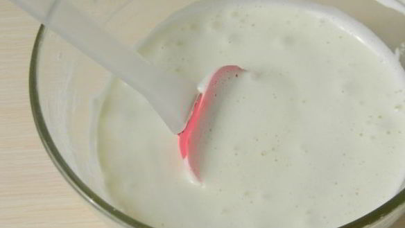 ШАГ 6. бисквитный рулет со сливочно-творожным кремом и глазурью