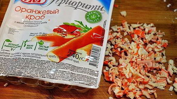 ШАГ 2. блинные рулетики с крабовым кремом и семгой