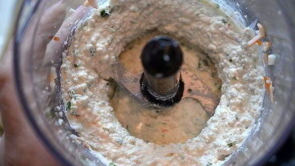 ШАГ 4. блинные рулетики с крабовым кремом и семгой