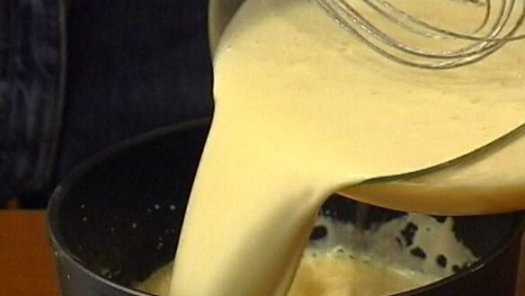 ШАГ 3. фрукты в ванильном креме