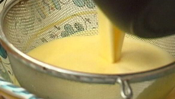 ШАГ 4. фрукты в ванильном креме