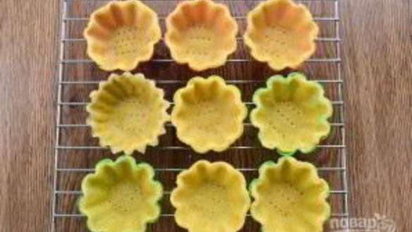 ШАГ 4. корзиночки из нута с белковым кремом