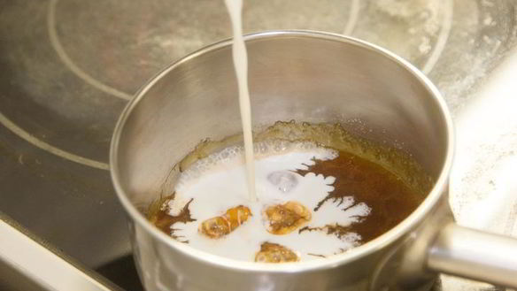 ШАГ 4. крем-брюле из топленого молока