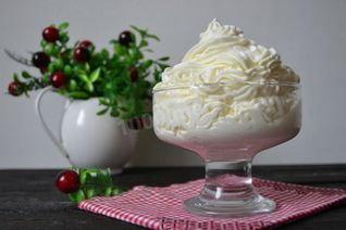 Крем из сливок и сахарной пудры