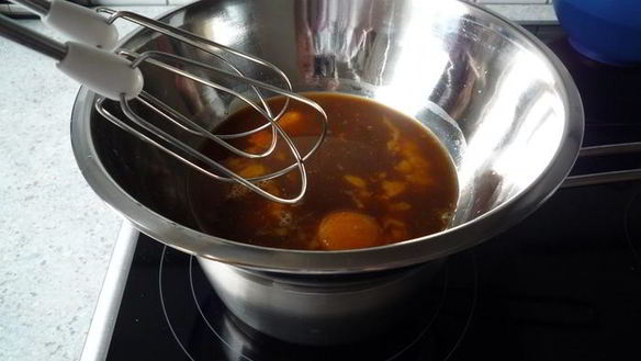 ШАГ 2. крем сабайон с кантучини и вишней