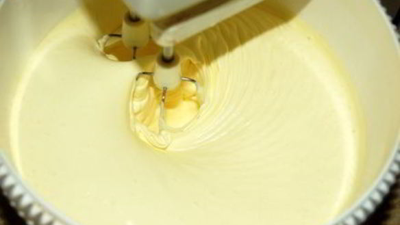 ШАГ 4. медовый бисквит со сливочным кремом