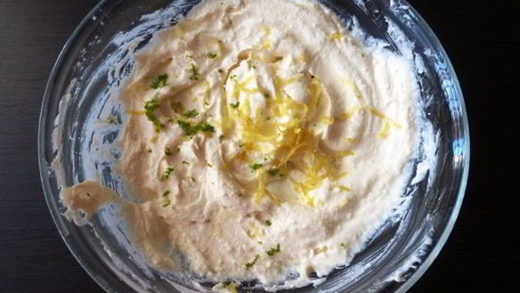 ШАГ 2. мильфей с творожным кремом, крыжовником и смородиной