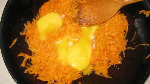 ШАГ 2. морковные рулетики с творожным кремом