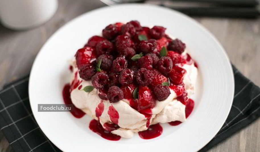 Рецепт павлова с заварным кремом и ягодами