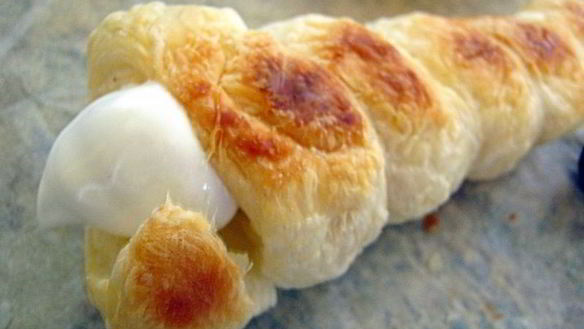 ШАГ 6. слоеные трубочки с белковым кремом