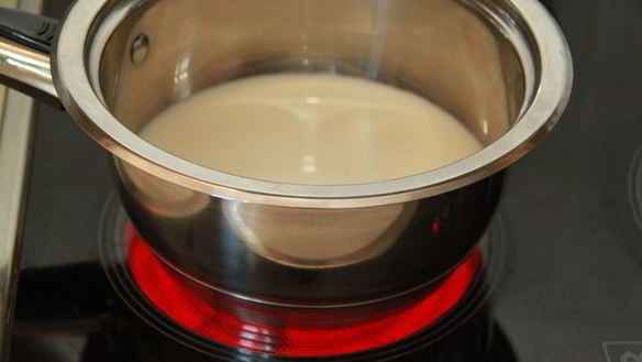 ШАГ 2. слоеные звездочки с кремом патисьер и кусочками яблока