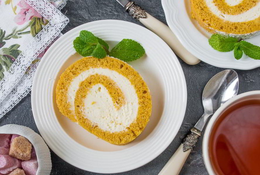 Тыквенный рулет с кремом из сливочного сыра