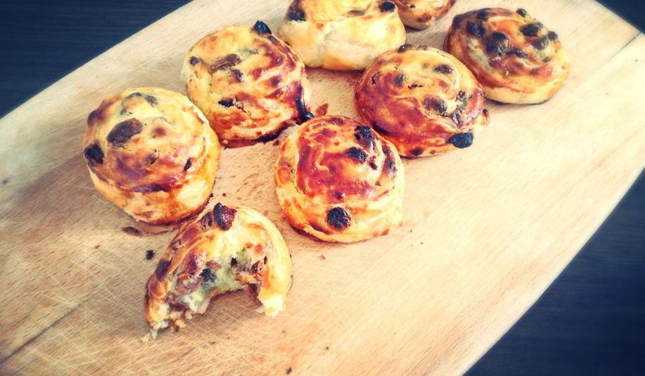 Рецепт улитки с изюмом и кремом