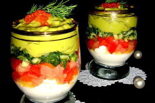 Verrines с семгой и кремом из авокадо