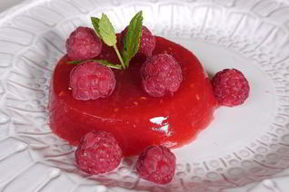 Малиновое желе с пузырьками