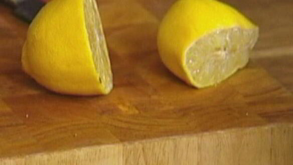 ШАГ 2. малиновое желе с пузырьками