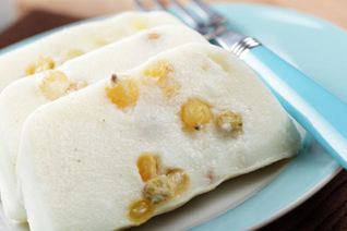 Манный пудинг с изюмом