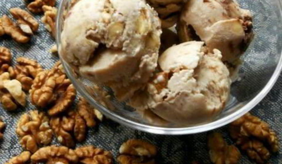 Рецепт банановое мороженое с шоколадом и грецким орехом