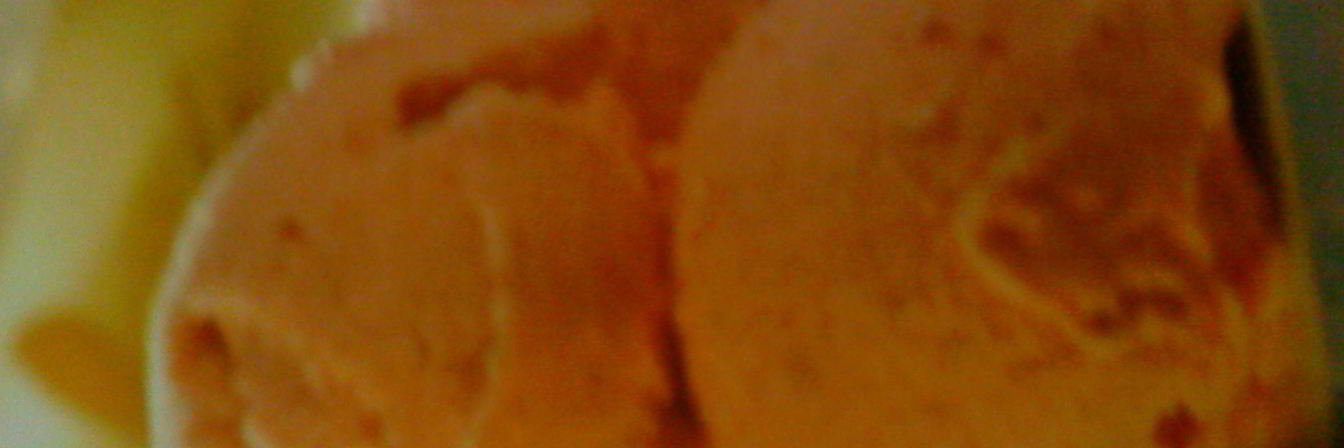 Домашнее мороженое с клубникой