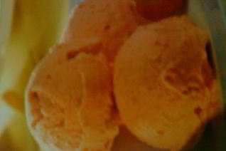 Домашнее мороженое с клубникой