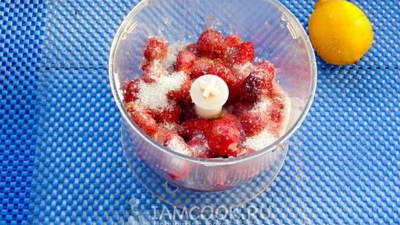 ШАГ 7. клубничное мороженое из сметаны