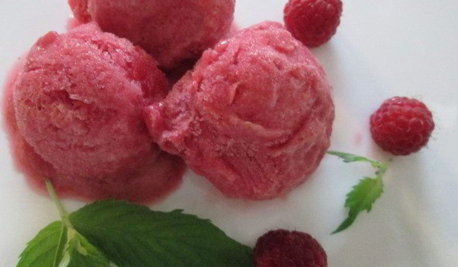 Рецепт малиново-имбирный сорбет и мороженое