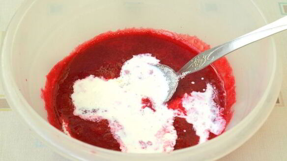 ШАГ 2. малиновое мороженое
