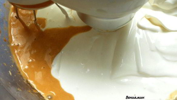 ШАГ 3. мороженое бригадейро с вареной сгущенкой и арахисом
