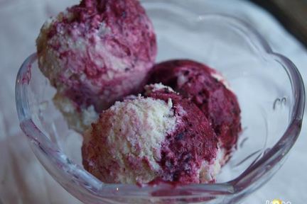 Мороженое черносмородиновое