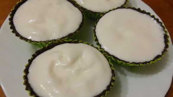 ШАГ 4. мороженое молочное в шоколаде