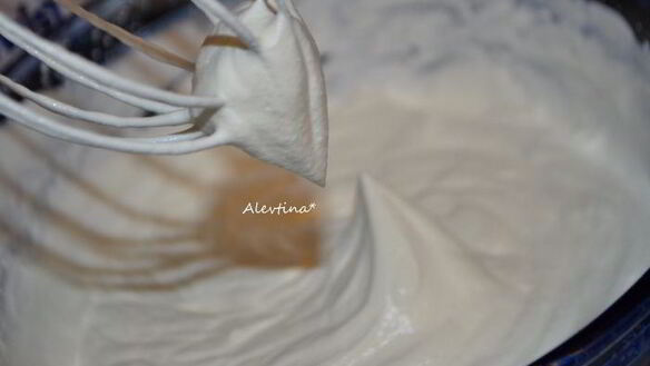 ШАГ 2. мороженое рикотта на меду