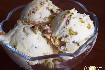 Мороженое с манго и фисташками