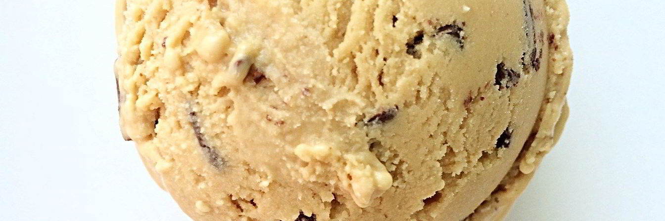 Мороженое с молотым цикорием и горьким шоколадом