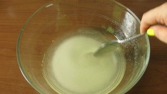 ШАГ 3. мороженое с шампанским и грушами